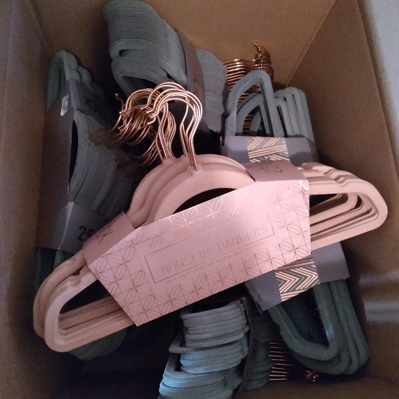 Nordstrom hangers .Bundle 50 hangers - Picture 8 of 13